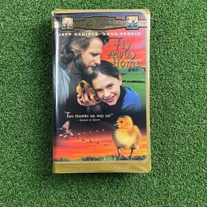 Fly Away Home (1996) VHS – Columbia TriStar Family Collection – Clamshell